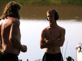 Dieter Ochmann und Erik Lehmann bei der Tonkontrolle